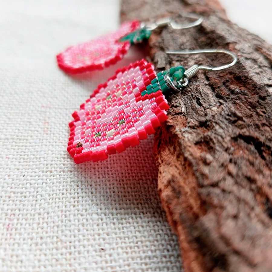 Pendientes Tomates de Cuentas • Joyas Coquetas Pendientes tomates de cuentas de Joyas Coquetas en España vistos de perfil