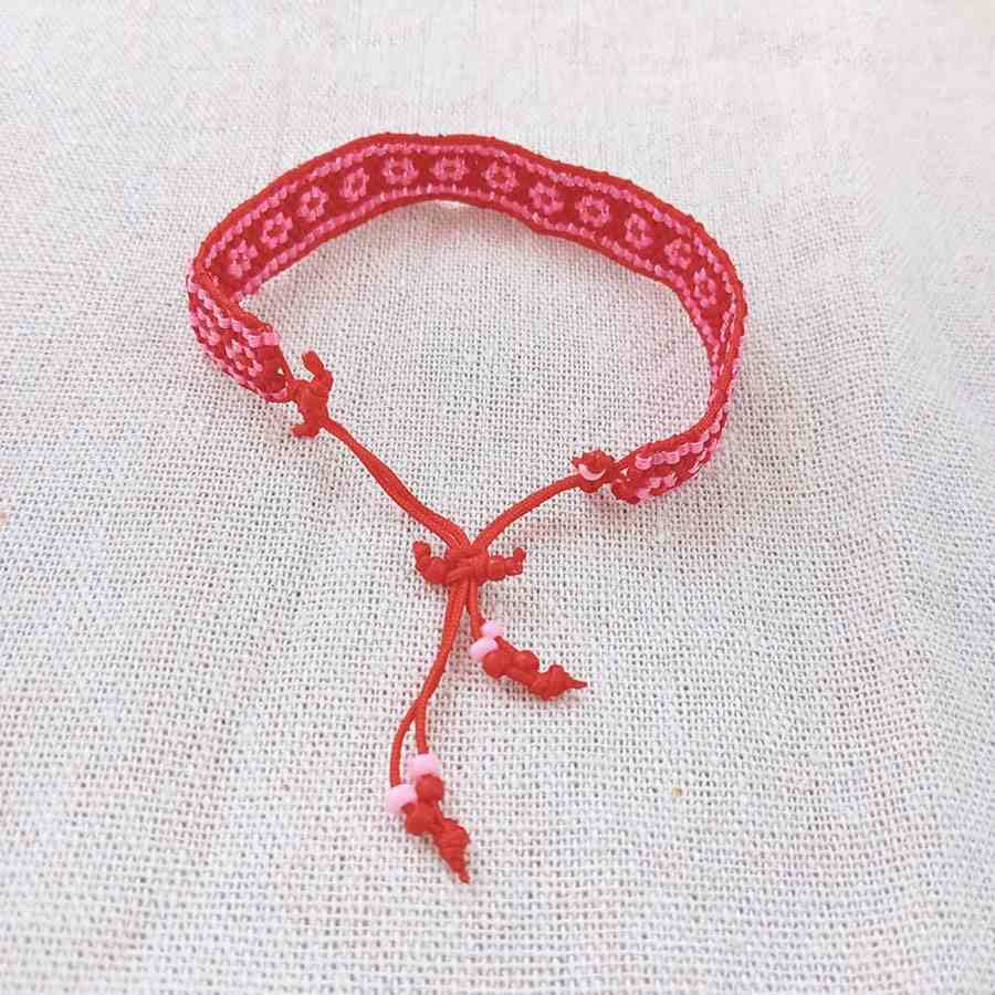 Pulsera Miyuki Flores • Joyas Coquetas Cierre ajustable de pulsera Miyuki artesanal hecha a mano por Joyas Coquetas en Málaga, España