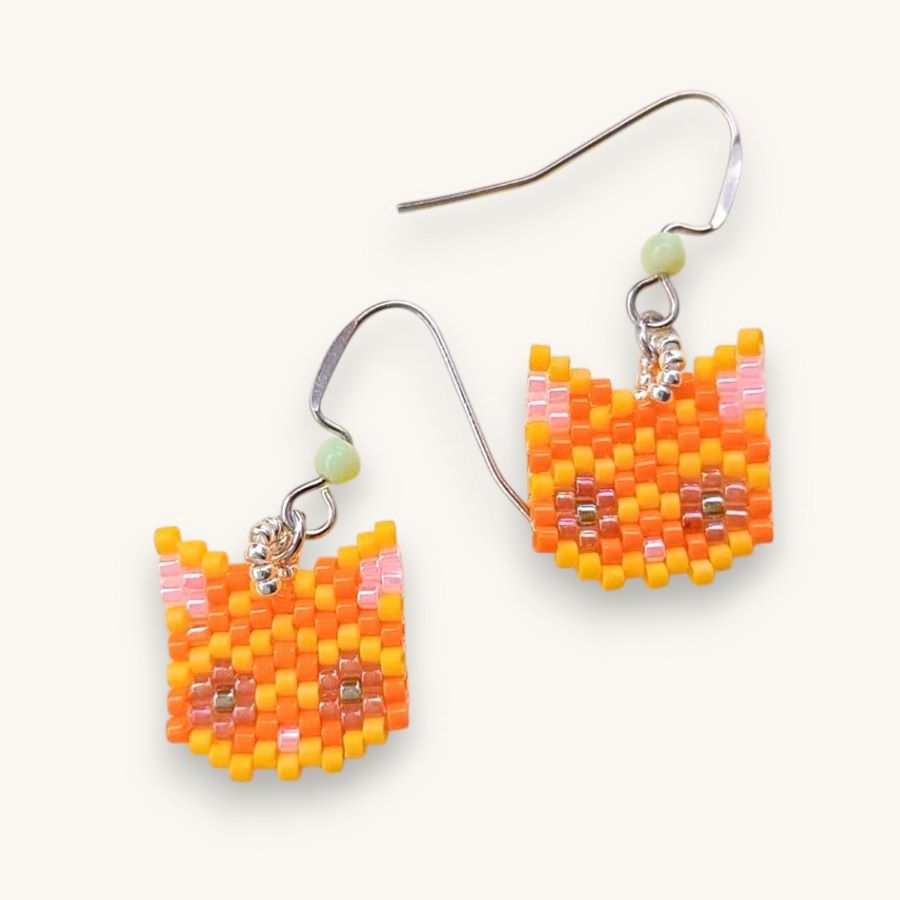 Joyas Coquetas y Divertidas hechas a mano • Joyas Coquetas Pendientes gato naranja, artesanales y hechos a mano por Joyas Coquetas en Málaga.